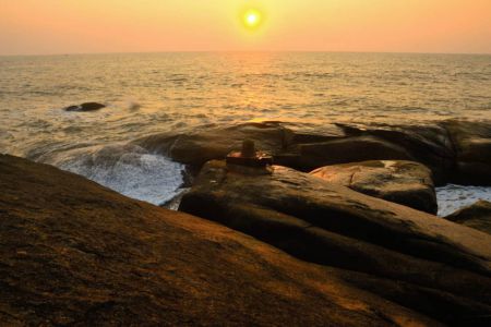 Someshwara beach - Mangalore Tempo Traveller