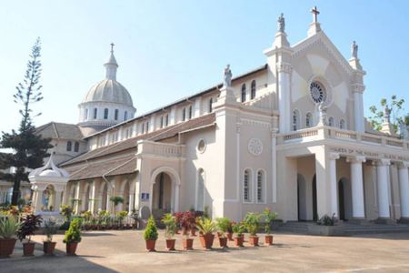 Rosario Cathedral - Mangalore Tempo Traveller